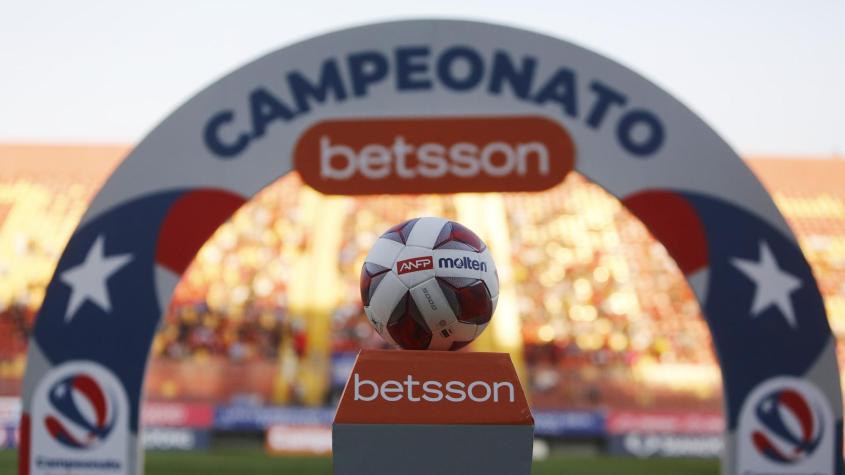 Nueva regla en el futbol chileno: Jugadores podrán cambiar de club sin restricciones en el 2023