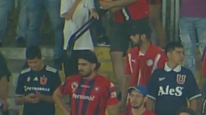 "Penoso": Destruyen a hinchas de la U que alentaron a Cerro Porteño ante Curicó Unido en la Copa Libertadores 2023