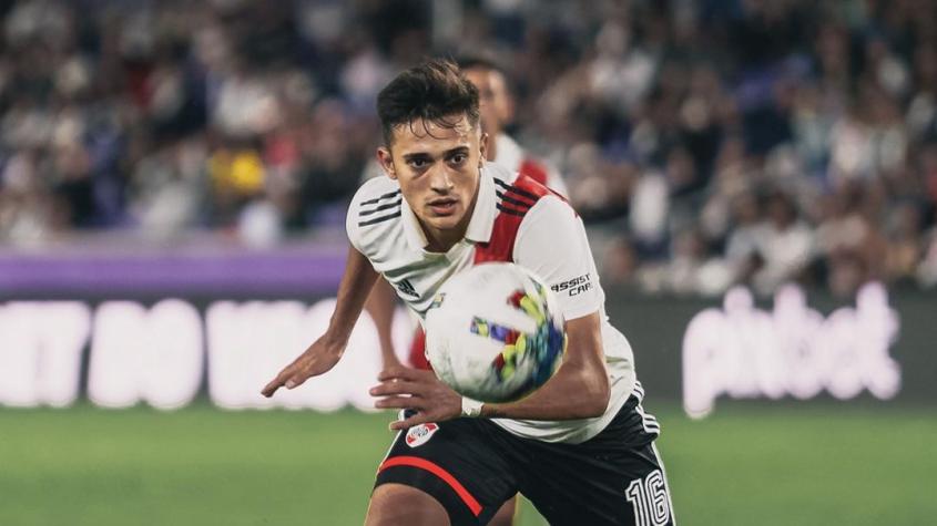 Hinchas de River Plate se aburren de Pablo Solari: "Hay que sentarlo en un avión para Chile..."