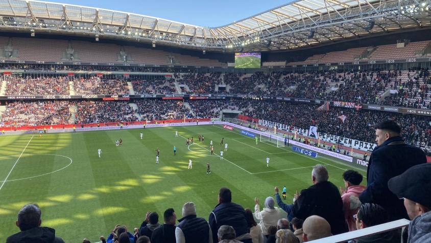 ¡Escándalo! OGC Niza denuncia grabación de película porno en su estadio durante un partido