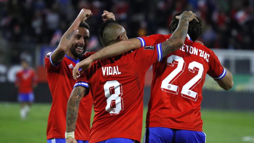 Mauricio Isla confesó que Ben Brereton cumplió un rol fundamental en la reconciliación de La Roja: "Nos causó admiración"
