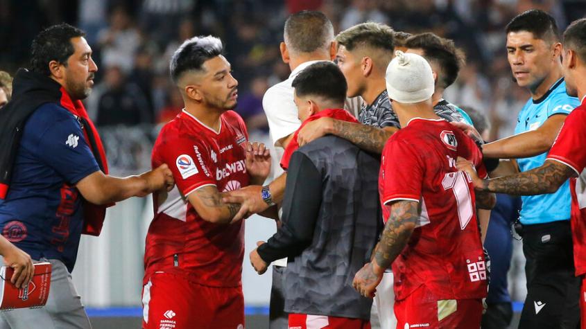 Las sanciones que recibieron Carlos Palacios y Pato Rubio tras su duro cruce en el triunfo de Colo Colo sobre Ñublense