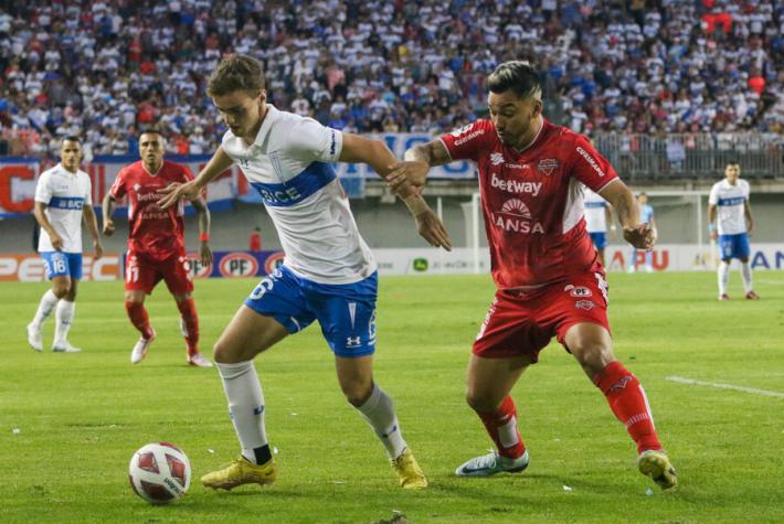 "No tiene nivel ni para la banca": Hinchas de la UC liquidan a Diego Ossa por su primer tiempo para el olvido ante Ñublense
