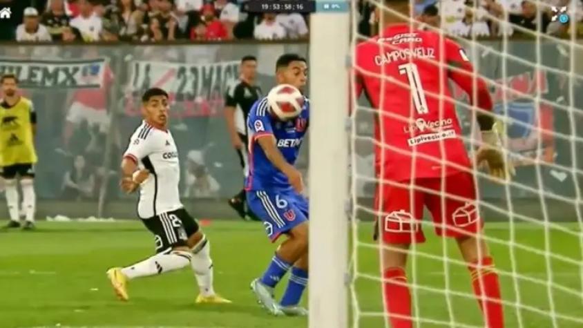 "Le pega en el pecho": ANFP muestra actuar del VAR en la gran polémica del Superclásico