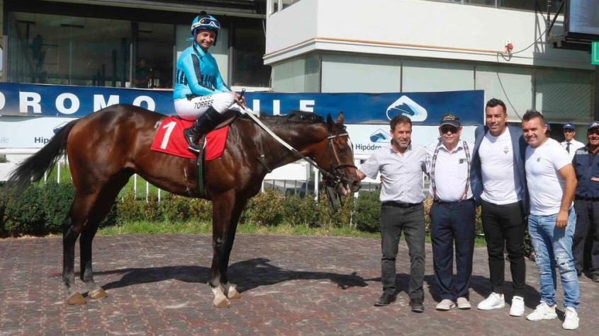 "Ya ganamos este clásico": Esteban Paredes celebró en el Hipódromo Chile