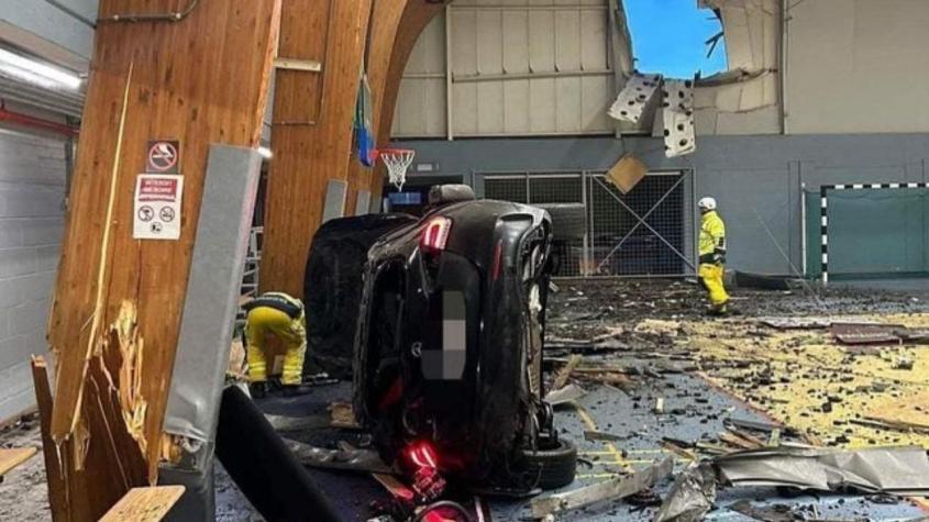 ¡Impacto mundial! Futbolista sufre brutal accidente tras salir disparado a 200 km/h en su auto