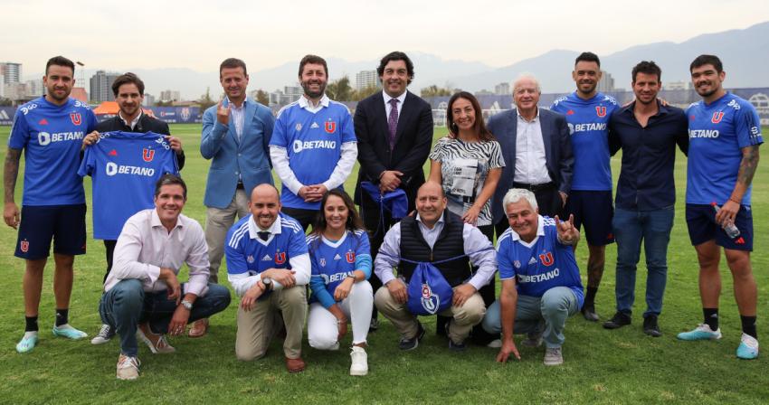 La U recibió la visita de 7 diputados: ¿Quiénes son y qué hacían en el CDA?