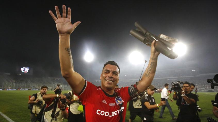 ¡Atención Colo Colo! Esteban Paredes terminó sus estudios y se tituló de director deportivo