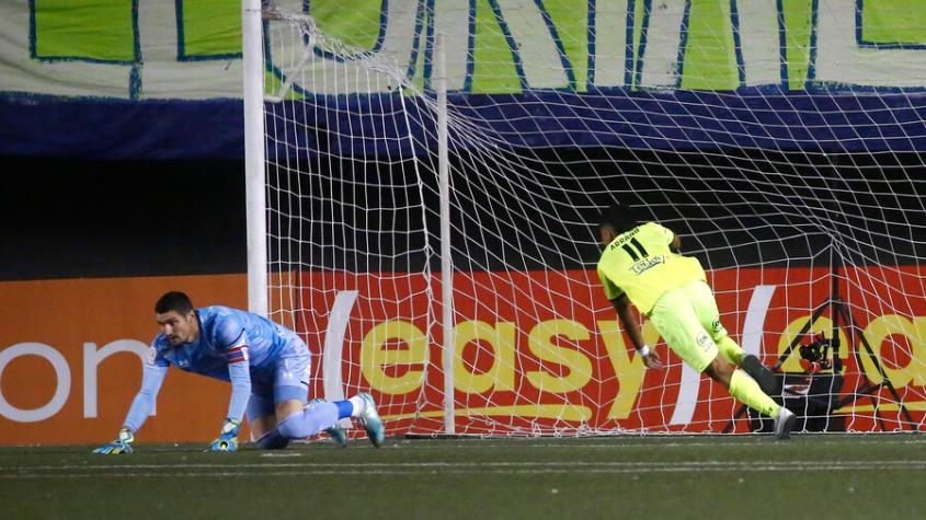 Lo sufre Universidad Católica! El grave error de Matías Dituro que  posibilitó el gol de Deportes Colina