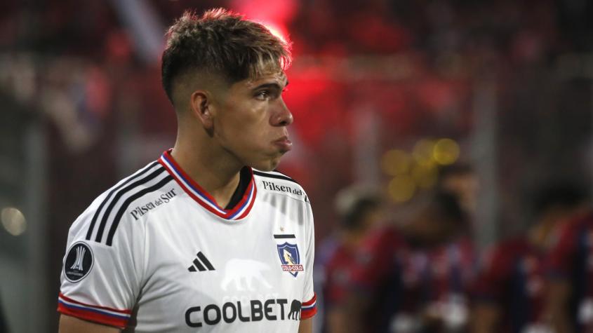 “Es impresentable”: Hinchas de Colo Colo llenan de críticas a Carlos Palacios pese a su gol ante Monagas