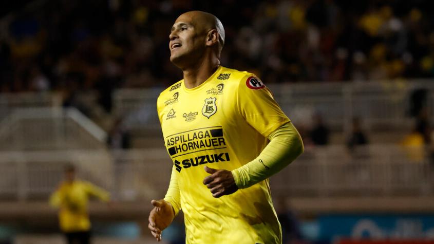 ¡Pudo ser un golazo! La increíble habilitación de Humberto Suazo en la igualdad de San Luis