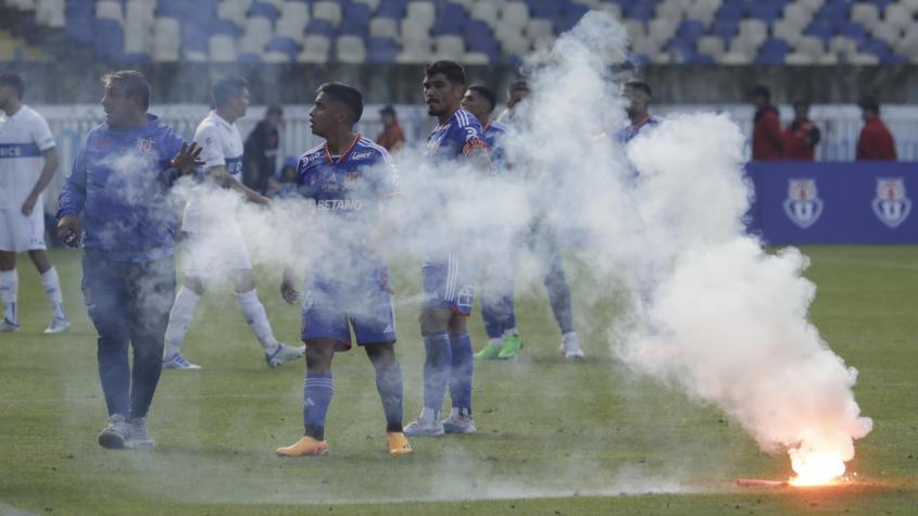 "Cuesta creer tanta imbecilidad": Hinchas de la U explotan en redes sociales tras incidentes en Concepción