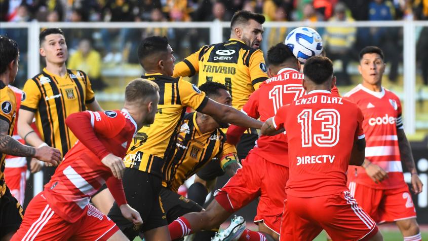 ¡Le pusieron nota 2! Paulo Díaz es duramente criticado tras derrota de River Plate en Copa Libertadores
