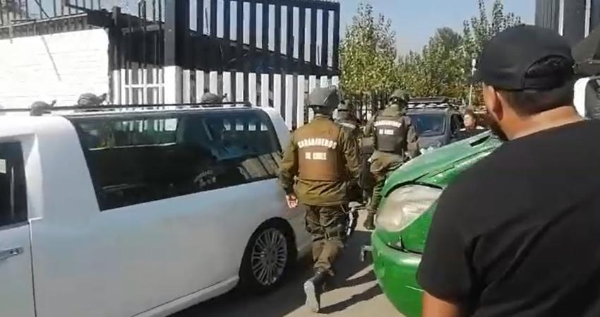 Hinchas de Colo Colo ingresan al estadio Monumental con cortejo de fanático fallecido