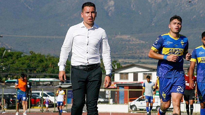 Matías Garrido: El DT más joven del fútbol chileno que hizo historia con Rengo en Copa Chile