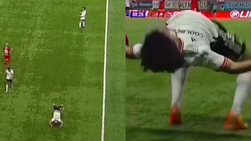 VIDEO| Maximiliano Falcón sacó risas y aplausos con su increíble pirueta para levantarse en el partido