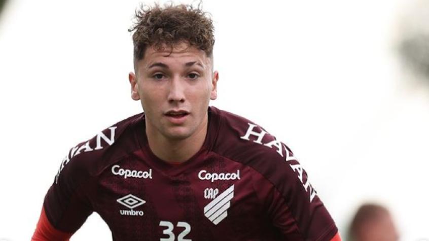 ¡Ni siquiera es citado! El complejo presente de Luciano Arriagada en Athletico Paranaense