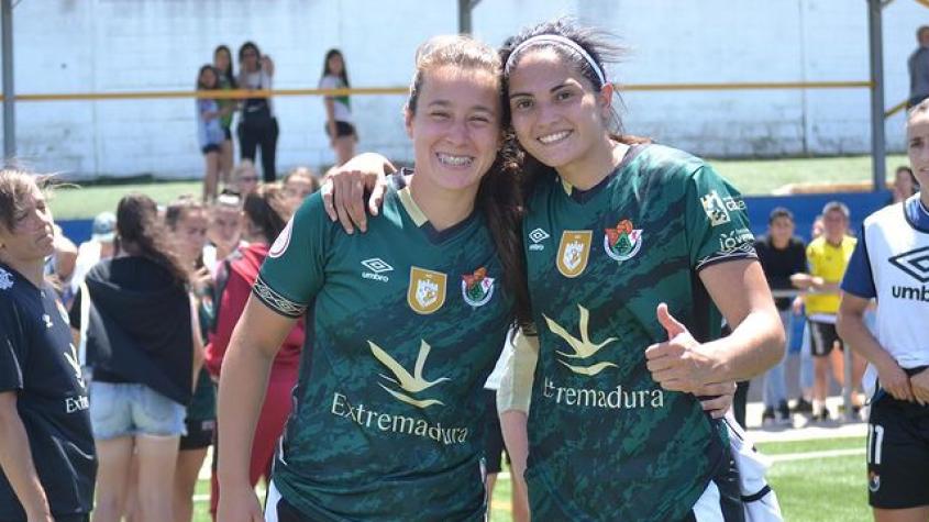 Sonya Keefe junto a Bárbara Santibáñez