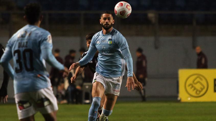 U. de Concepción quiere reforzar su delantera con Marcelo Larrondo para salir del fondo de la Primera B
