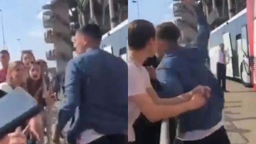 VIDEO | Estrella del fútbol no aguantó y le propinó brutal "combo" a hincha racista 