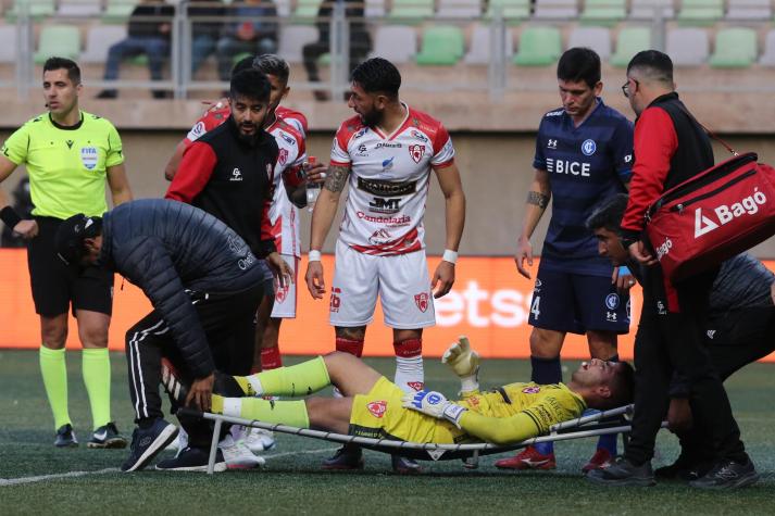 ¡Imágenes sensibles! El escalofriante choque de Fernando Zampedri y Nelson Espinoza que paralizó el duelo entre la UC y Copiapó