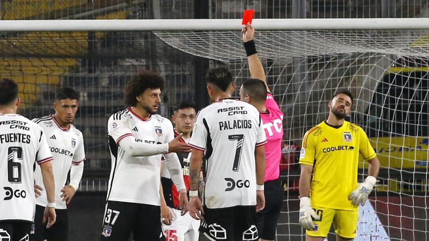 El grosero 'planchazo' de Maximiliano Falcón que le valió la roja directa en una nueva derrota de Colo Colo