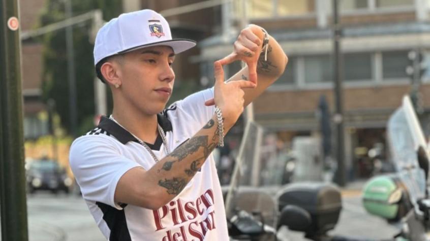 ¡Con la del Cacique por Europa! Standly se lució con camiseta de Colo Colo en su nuevo videoclip