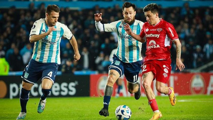 Ñublense recibe fea goleada ante Racing en Copa Libertadores pero asegura boletos a Sudamericana