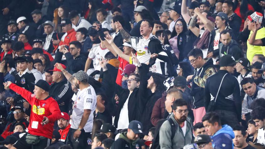 Hincha de Colo Colo relató tensos momentos vividos en La Bombonera: "Nos estaban esperando con piedras"