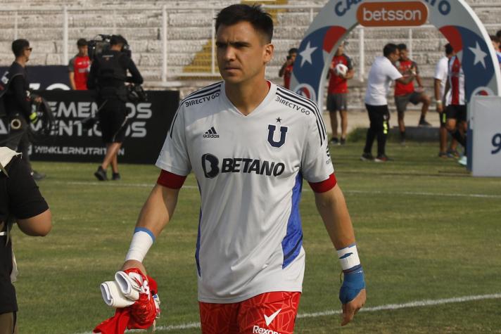 "No sé quién es": la molestia de los hinchas de la UC por el saludo cumpleañero a Cristopher Toselli