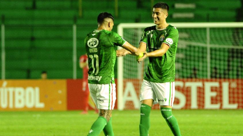 Un golazo de la mitad de la cancha le dio la clasificación a Audax Italiano en la Copa Sudamericana