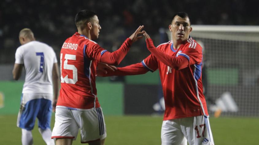 "¡Es una bestia!": Hinchas de Colo Colo se ilusionan con el retorno de Juan Delgado tras el triunfo la Roja