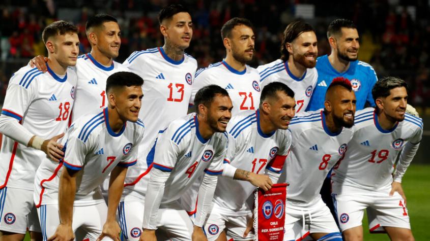"Juguemos en la Concacaf": hinchas de La Roja ningunean el nivel de República Dominicana
