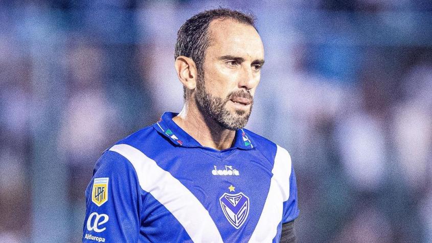 Se retiró Diego Godín: el futbolista dijo adiós al futbol con 37 años en su último partido con Vélez Sarsfield