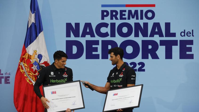 Los primos Grimalt llegaron con su Premio Nacional del Deporte a jugar un partido con el equipo de Tu Día