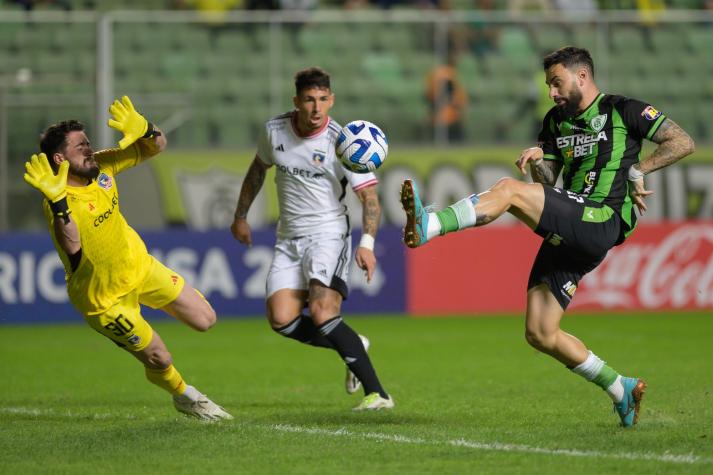 ¡Se aburrieron! Hinchas de Colo Colo explotan contra Bouzat y Quinteros tras papelón en Brasil