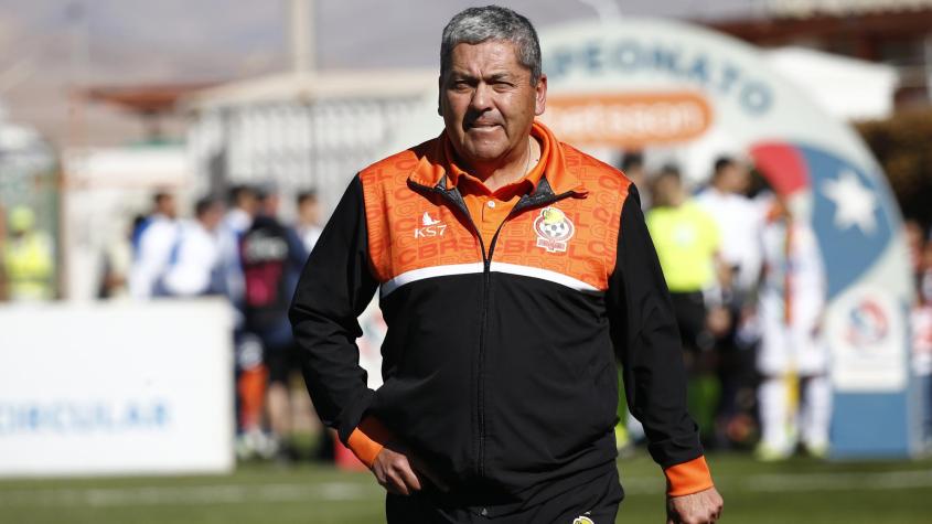 Gustavo Huerta explota contra el arbitraje tras el empate de Cobresal ante la UC: “Fuimos totalmente perjudicados”