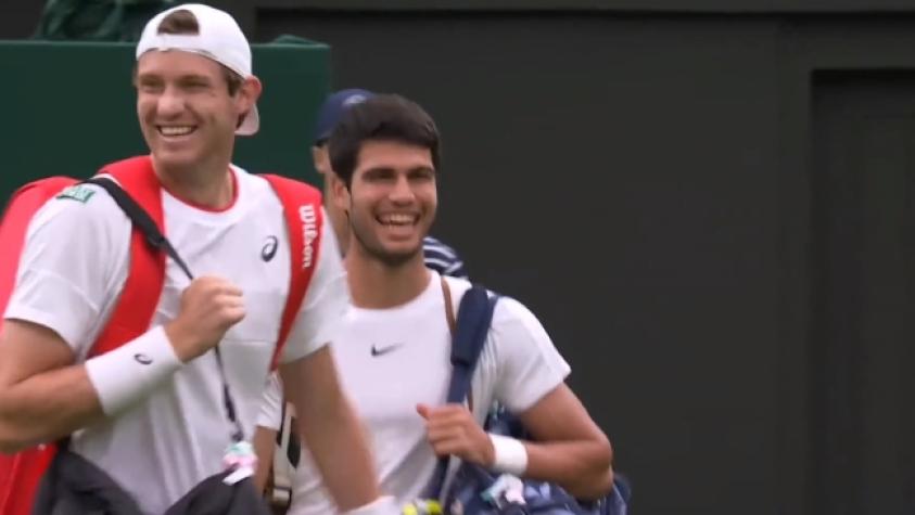 ¡Carlos Alcaraz no aguantó la risa! El chascarro de Nicolás Jarry en su primera vez en la cancha central de Wimbledon