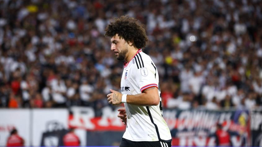 El 'Peluca' sumergido en un mar de críticas: ¿Cuántas tarjetas recibió Maxi Falcón en la temporada 2023 de Colo Colo?