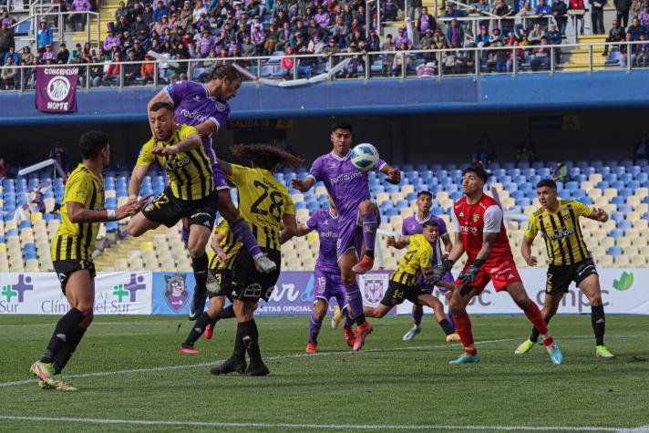 Fernández Vial recibe a Deportes Concepción en el Clásico Penquista - Crédito: Agencia Uno.