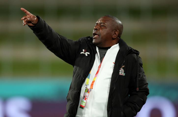 ¡Escándalo! DT de Zambia fue acusado de tocar los pechos de una jugadora en el Mundial Femenino