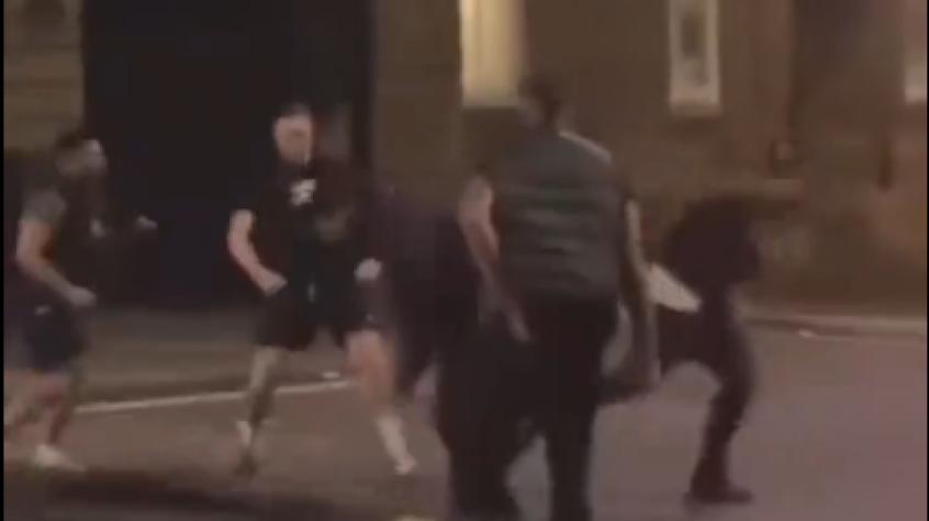 VIDEO | Figura de la Premier League sufrió golpiza y grave amenaza: "Les vamos a disparar"