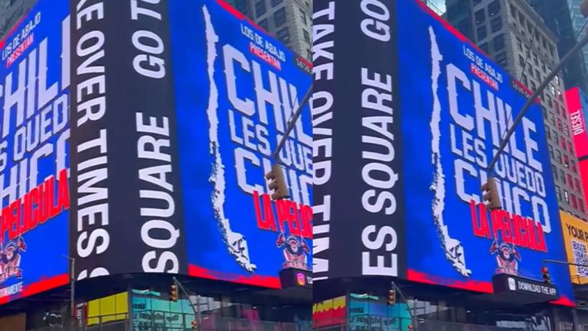 "Chile les quedó chico": Los de Abajo encienden el Superclásico con 'picante' mensaje a Colo Colo en Time Square