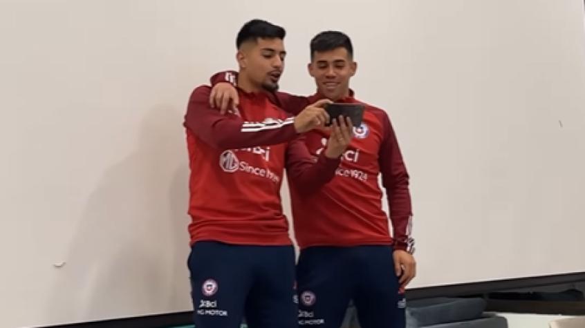 ¡La rompieron con un clásico! Williams Alarcón y Alexander Aravena protagonizaron "bautizo" en la Roja