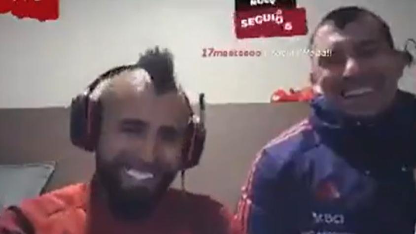 ¡Hasta Gary Medel se rió! La divertida broma de Arturo Vidal a John Armijo, el DT sensación de la Primera B