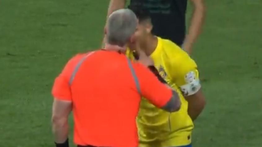 VIDEO | Así fue el tenso encontrón entre Cristiano Ronaldo y el árbitro Anderson Daronco en Arabia Saudita