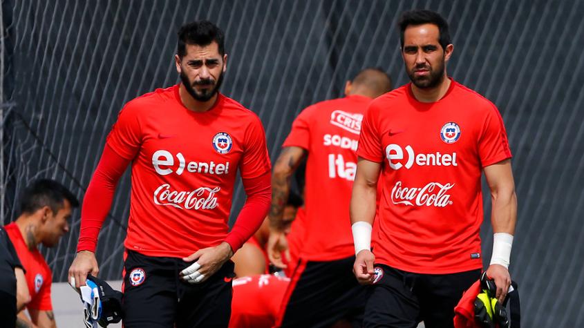 "Es consecuente": Herrera apoyó a Berizzo por la marginación de Claudio Bravo de La Roja
