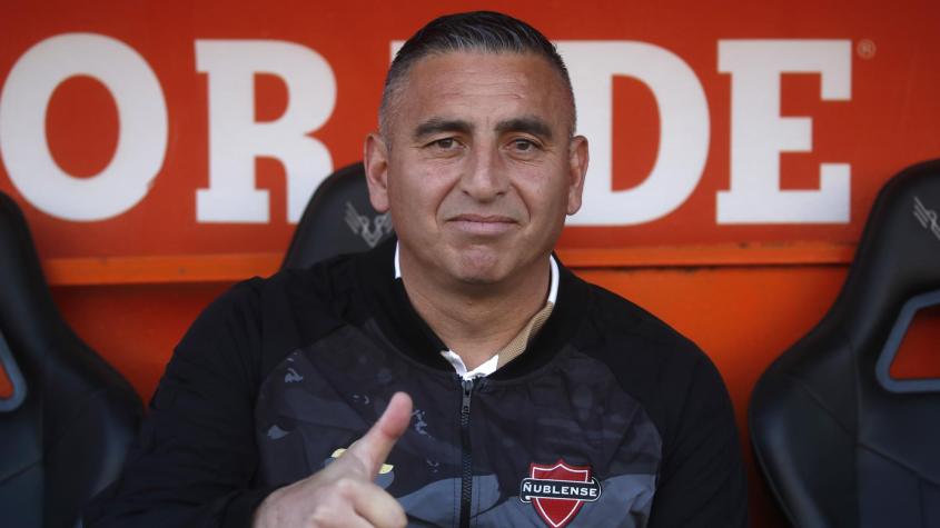 El candidato de la gente: los hinchas de la U piden a gritos a Jaime García para la banca