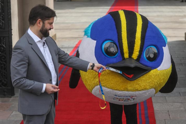 Con sueldos sobre 800 mil pesos: Santiago 2023 tiene dos mil vacantes para trabajar como chofer