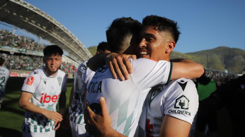 Valparaíso no pierde la ilusión: Santiago Wanderers derrotó a Temuco y no se baja de la lucha por el título de la Primera B